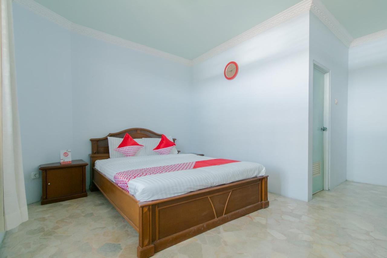 Oyo 2858 Vafa Guesthouse Чианджур Экстерьер фото