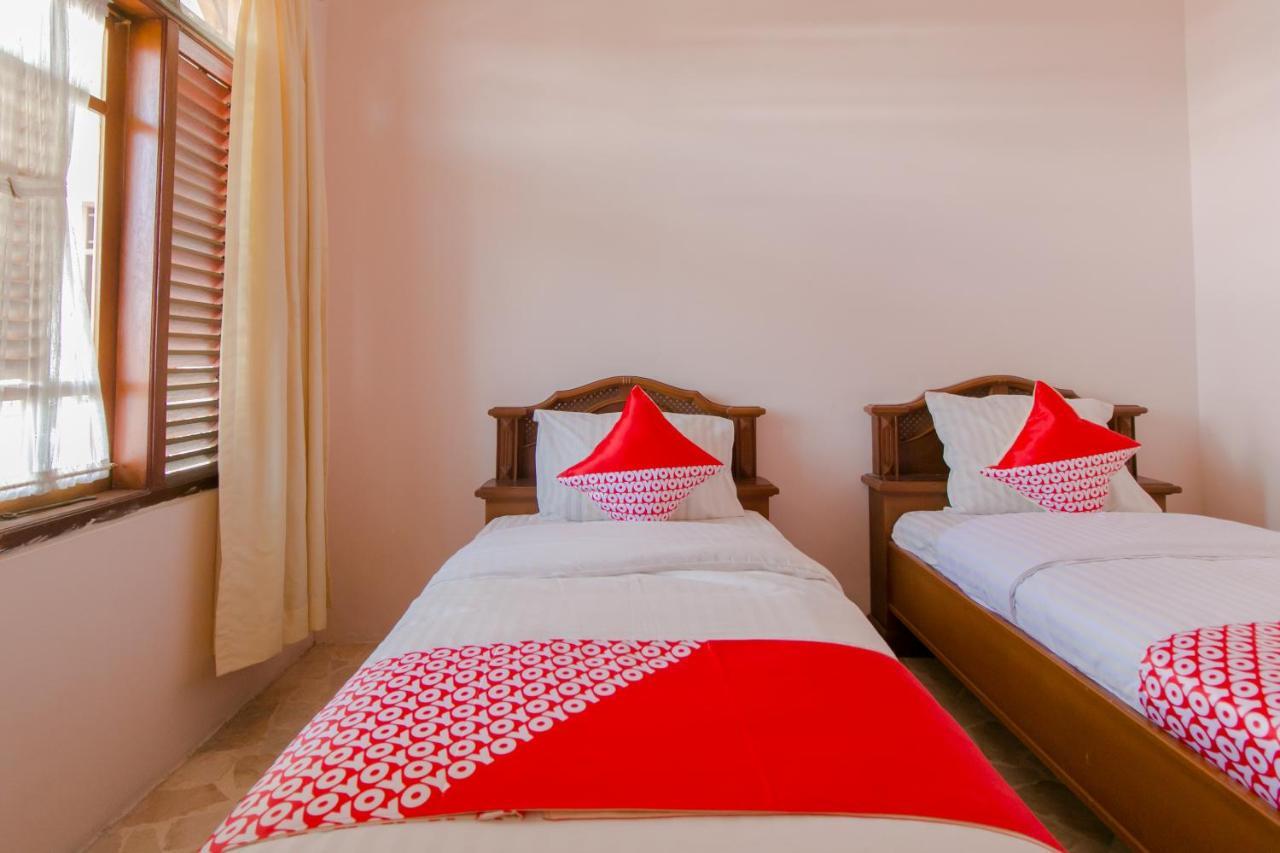 Oyo 2858 Vafa Guesthouse Чианджур Экстерьер фото