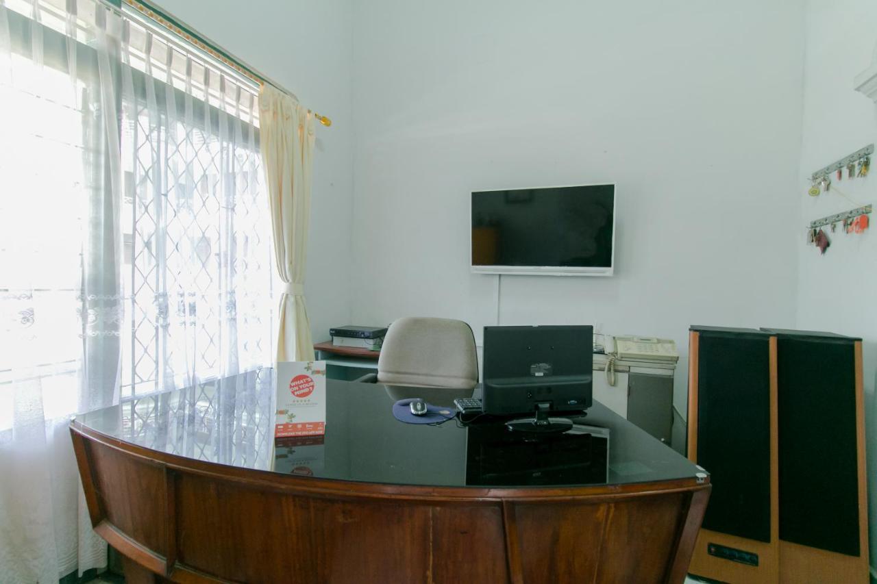 Oyo 2858 Vafa Guesthouse Чианджур Экстерьер фото