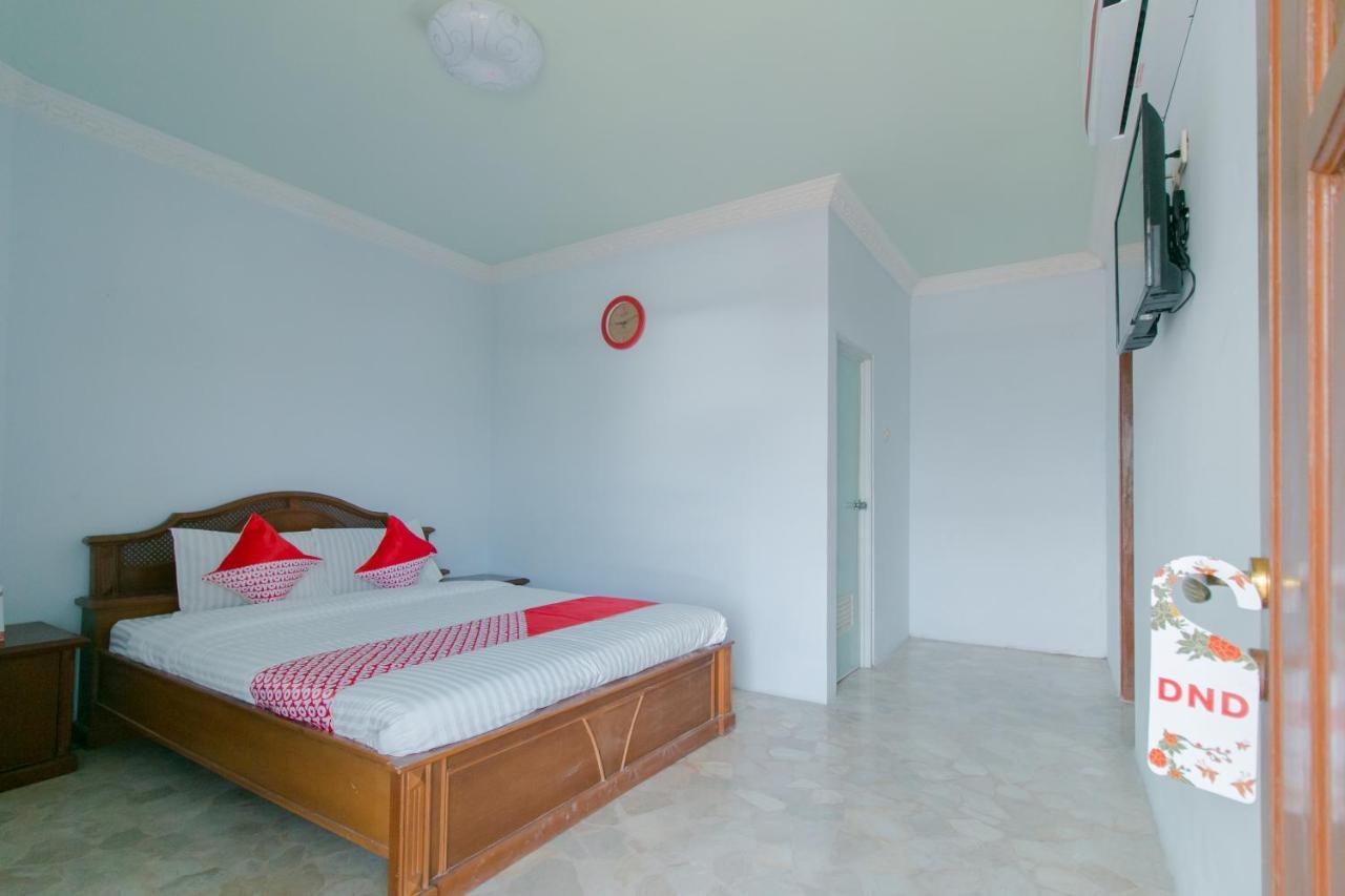 Oyo 2858 Vafa Guesthouse Чианджур Экстерьер фото