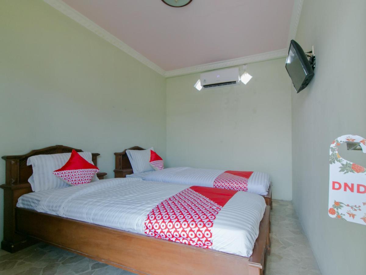 Oyo 2858 Vafa Guesthouse Чианджур Экстерьер фото